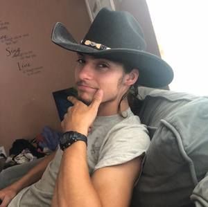 Meet your Posher, Justin